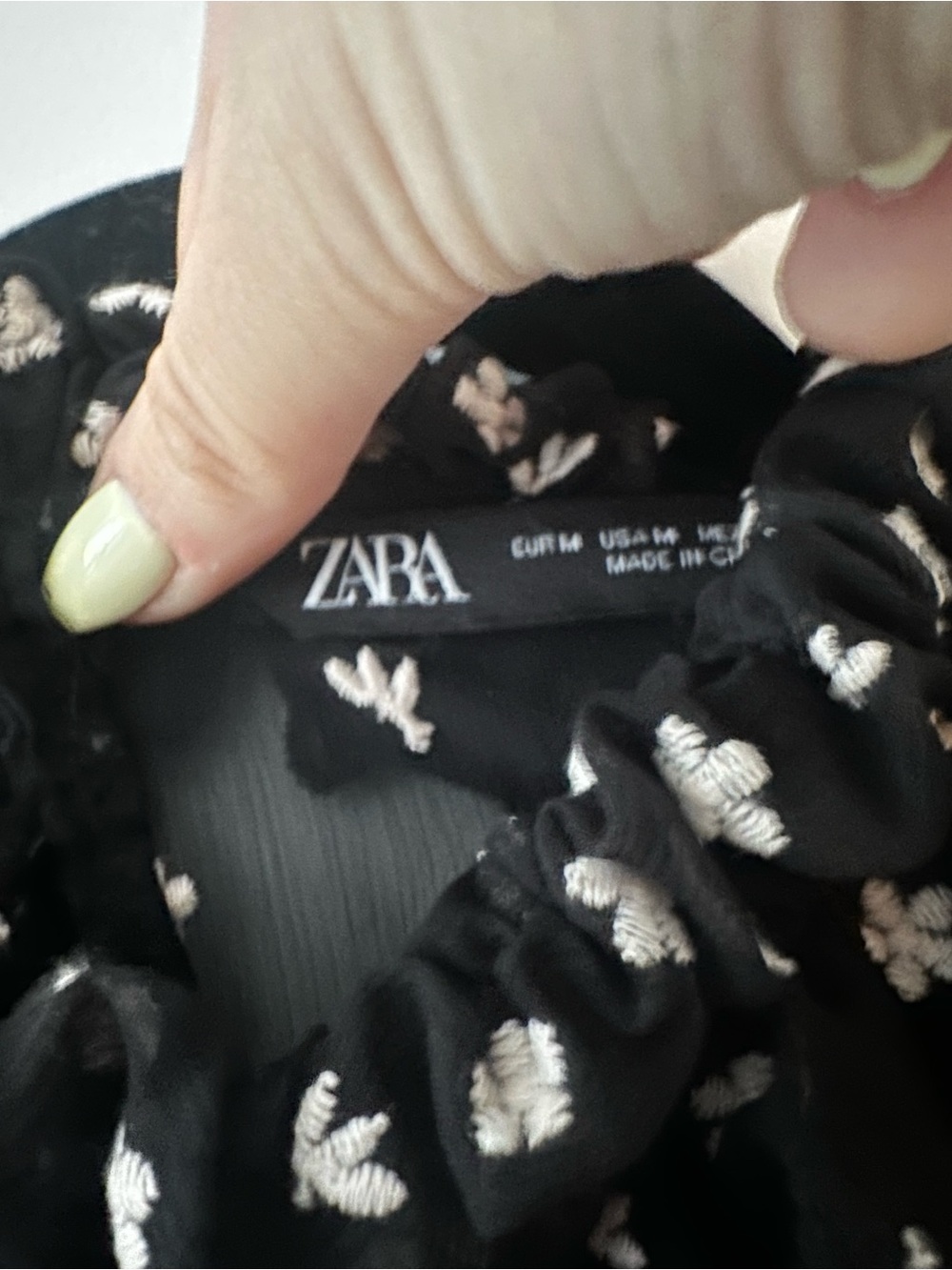 Zara Floral Ruffled Keyhole Blouse - Picture 3 of 3